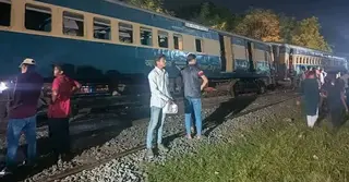 চার ঘণ্টা ধরে বন্ধ রাজশাহীর সঙ্গে চাঁপাইনবাবগঞ্জের ট্রেন চলাচল